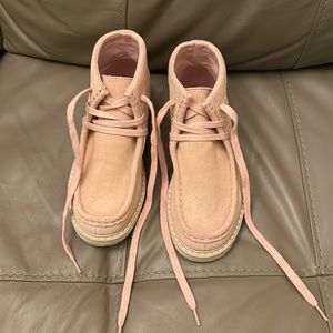 ✨BRAND NEW✨ Gap little kids shoes size 13